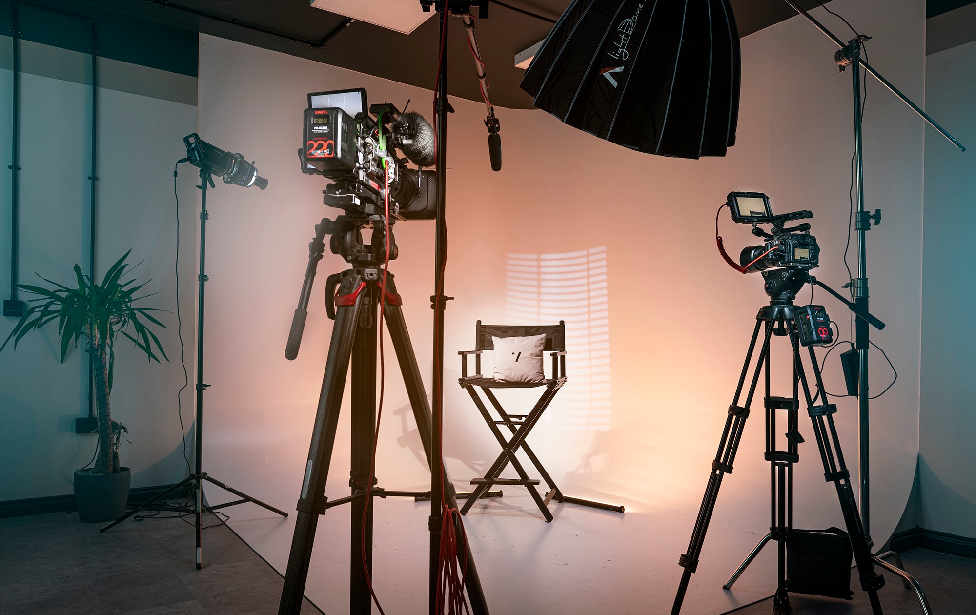 SEVEN STUDIOS INFINITY COVE PERFECT FOR VIDEO INTERVIEWS